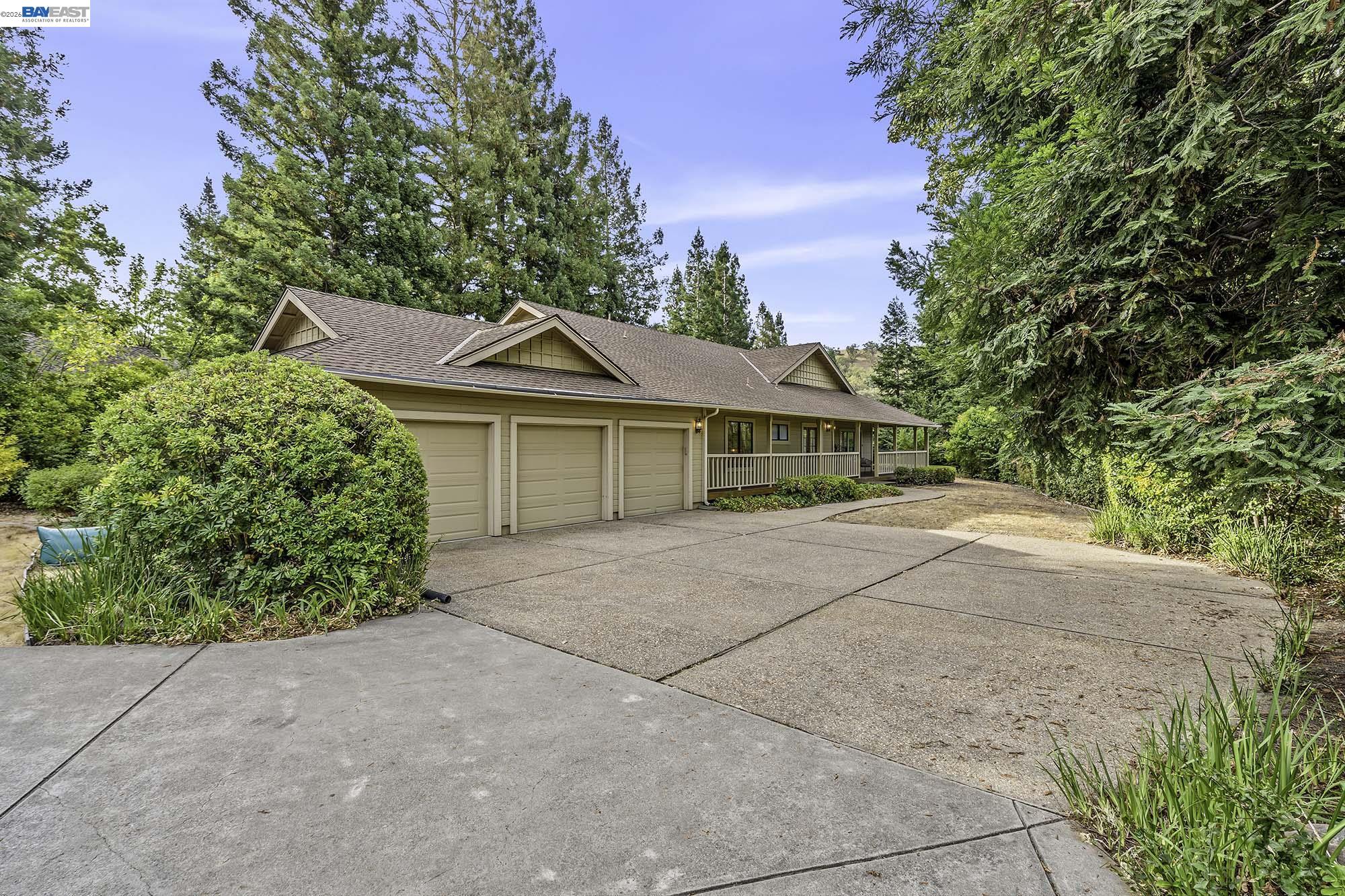 2280 Blackhawk Rd
