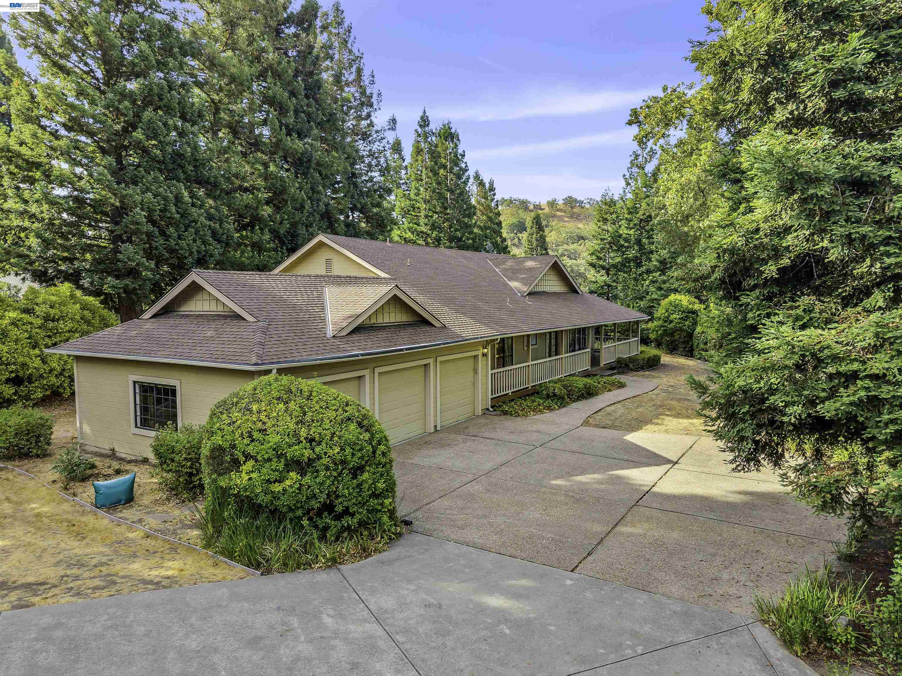 2280 Blackhawk Rd