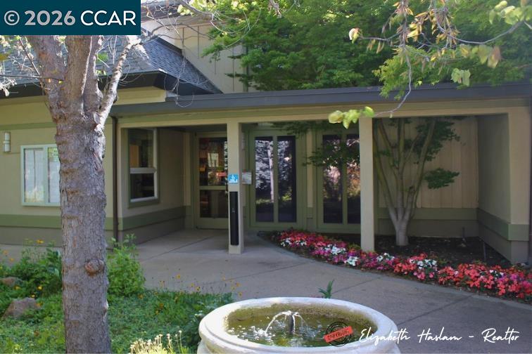 2877 Ptarmigan Dr # 2