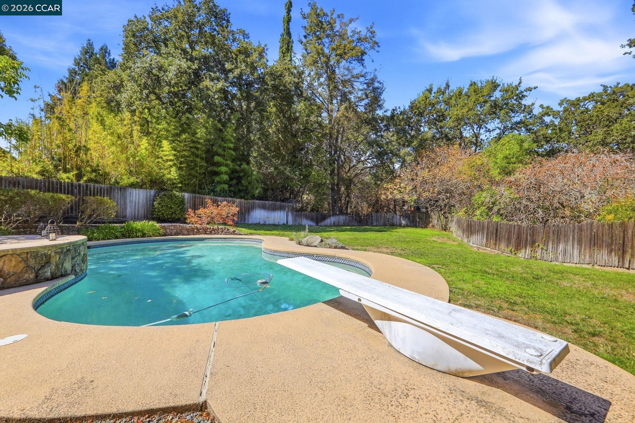 140 Lucinda Ln
