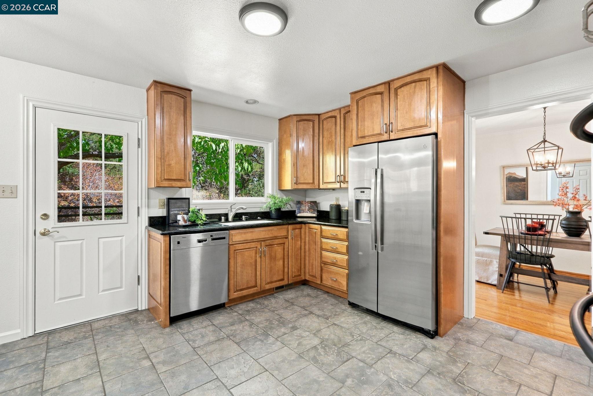 140 Lucinda Ln