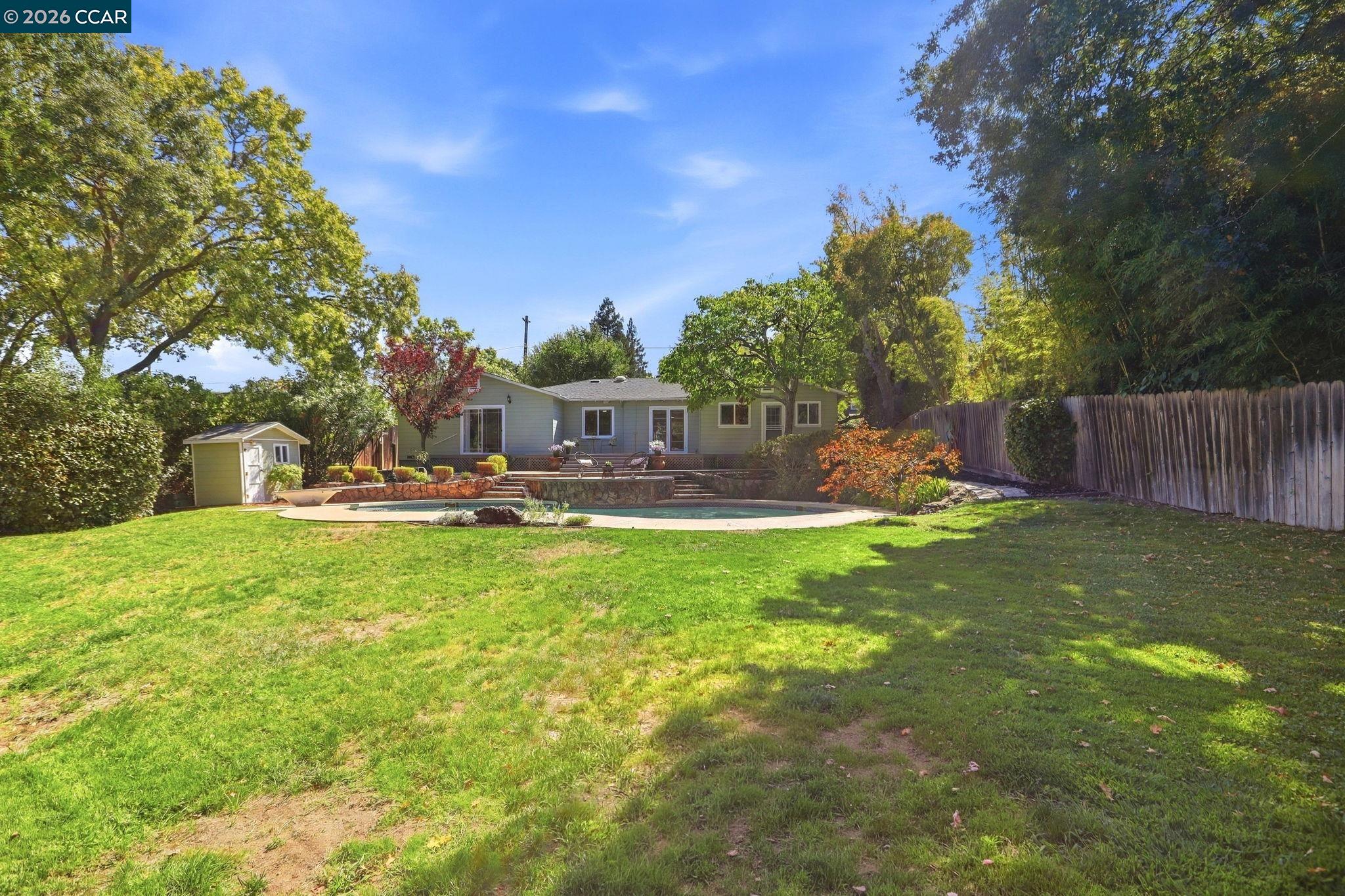 140 Lucinda Ln