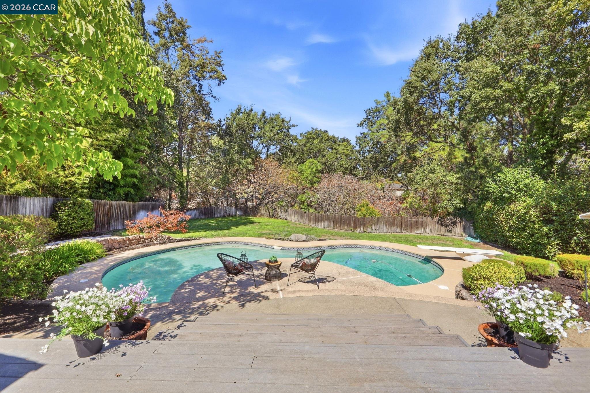 140 Lucinda Ln