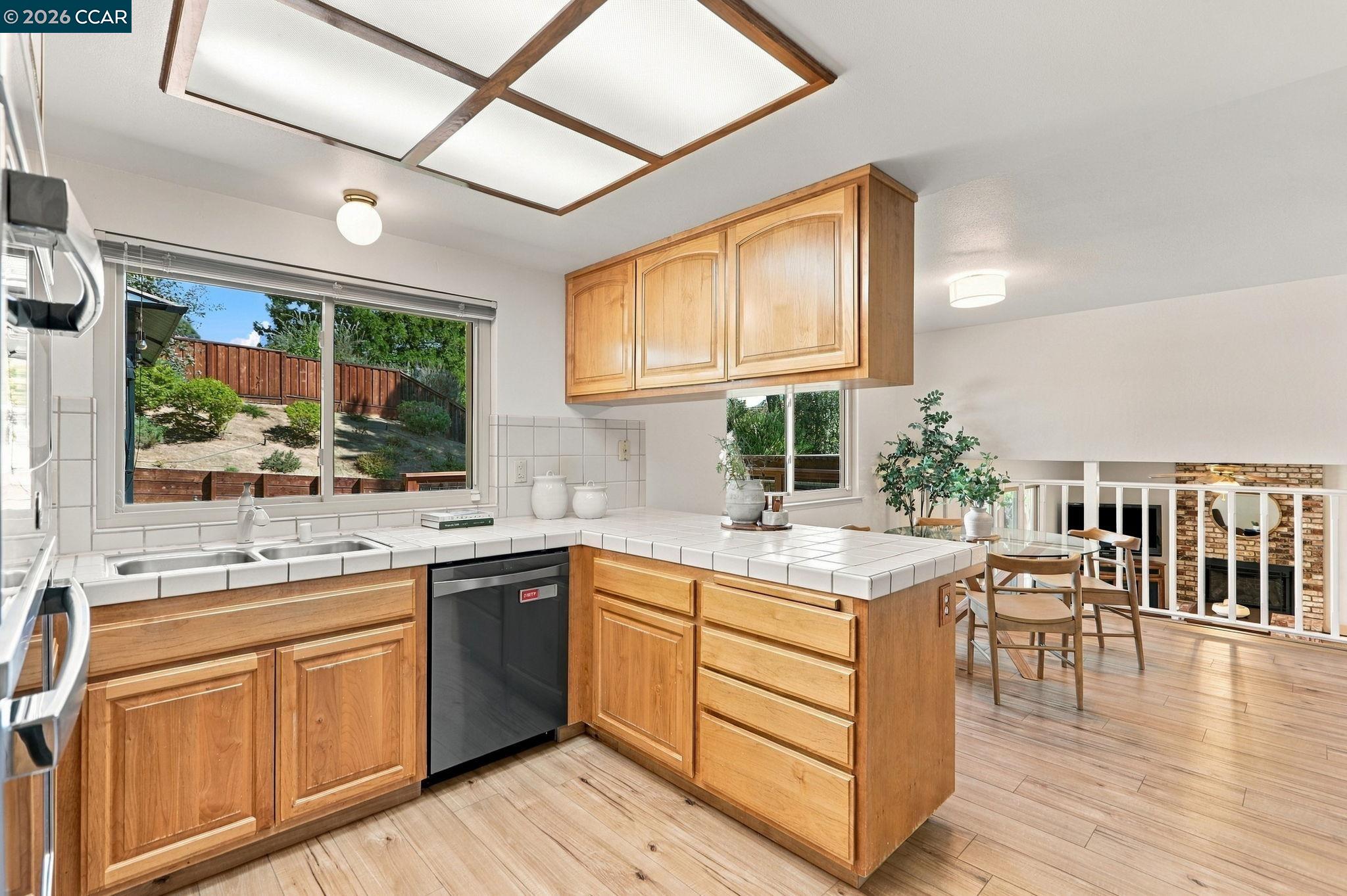 1859 Yolanda Cir
