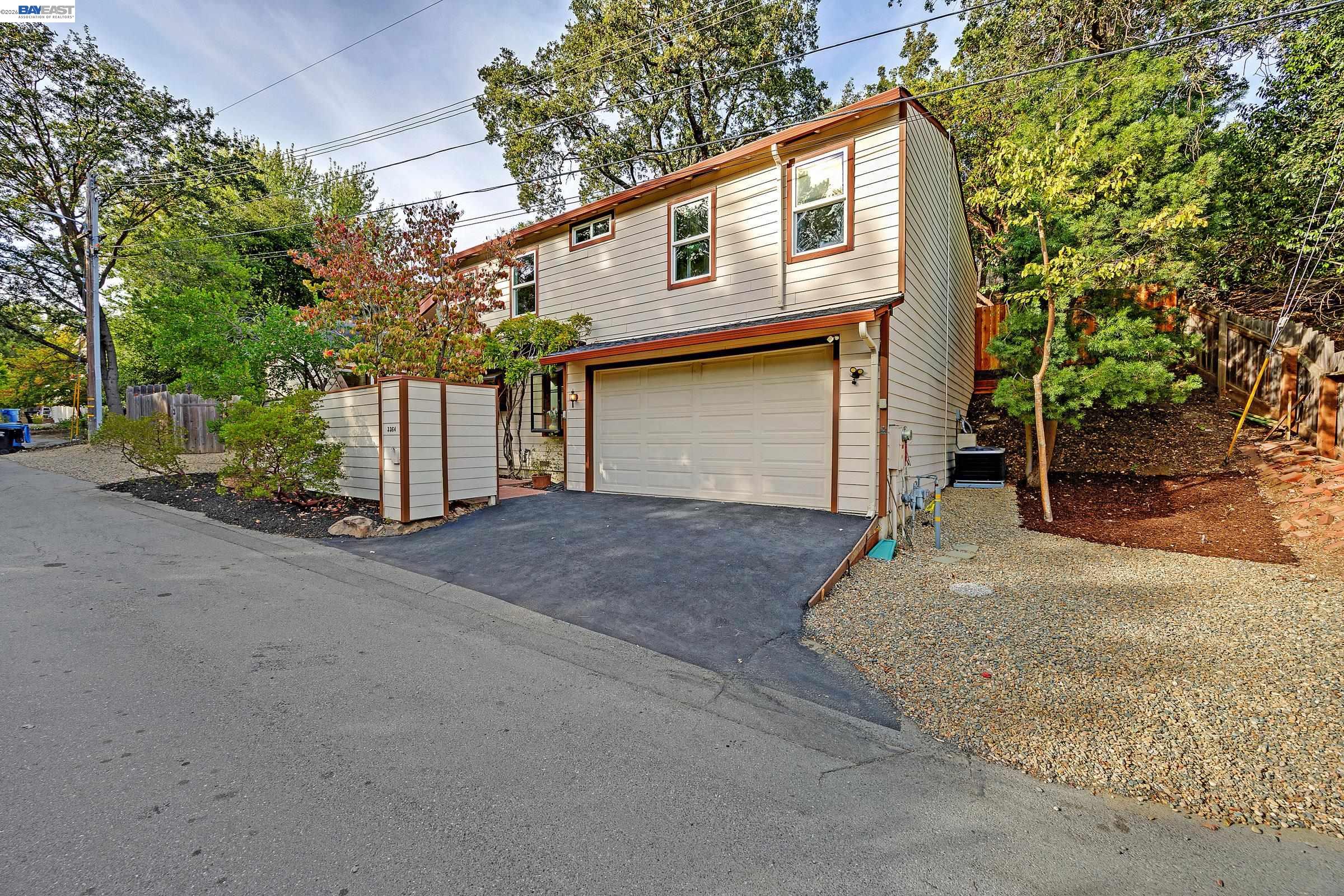 3364 Walnut Ln