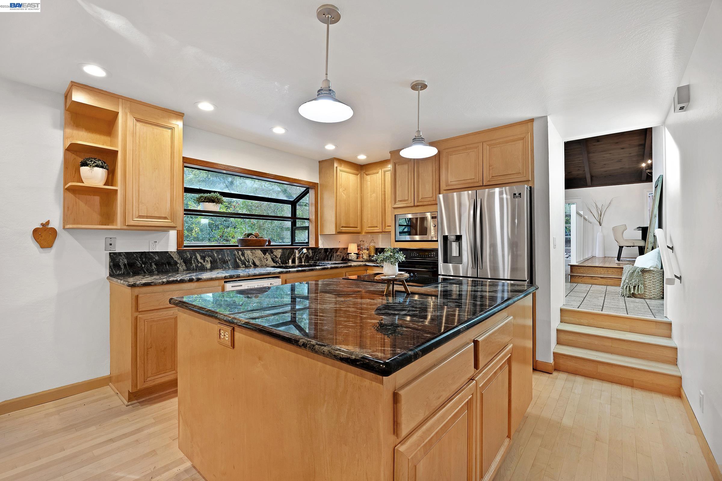 3364 Walnut Ln