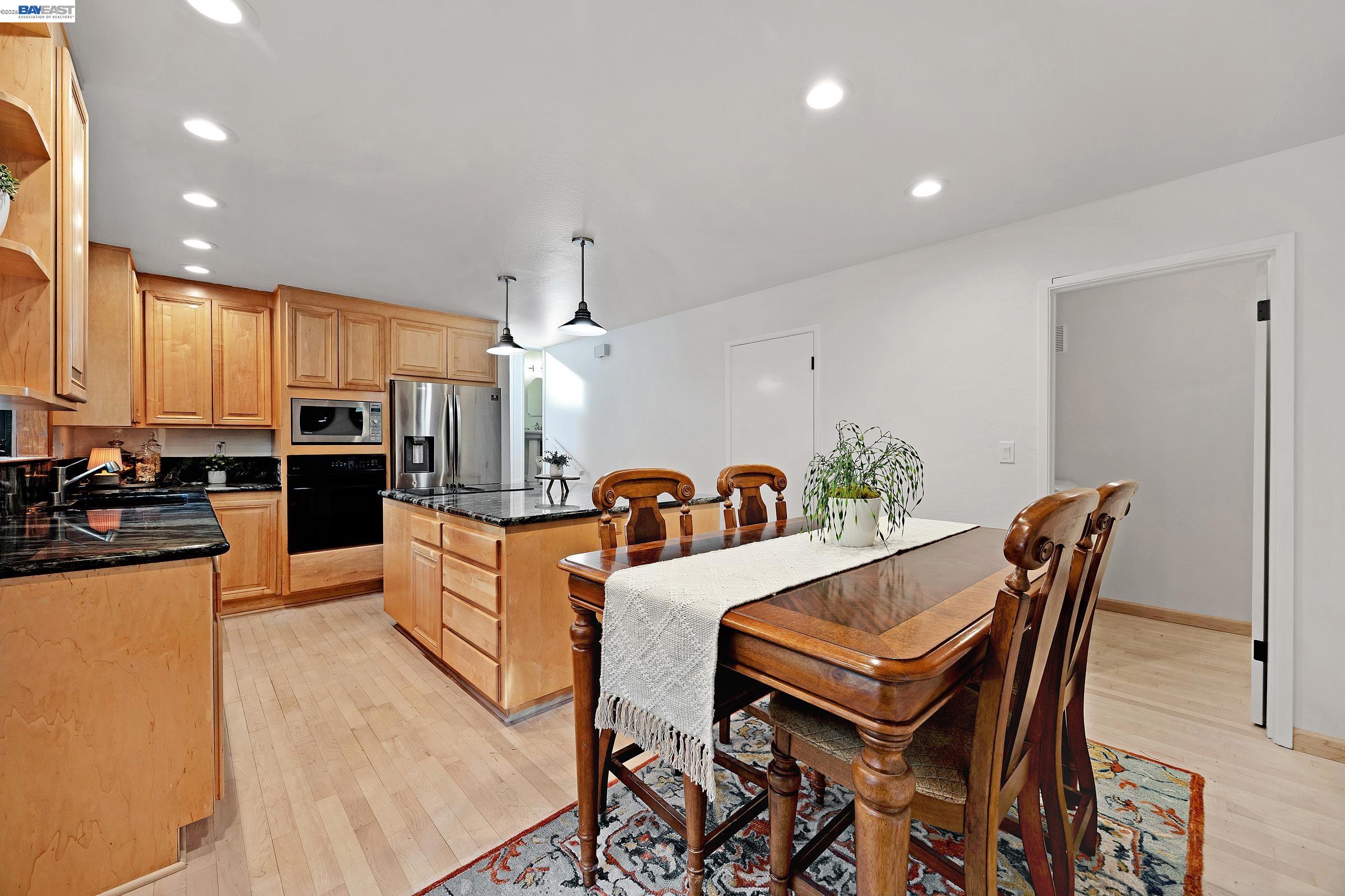 3364 Walnut Ln