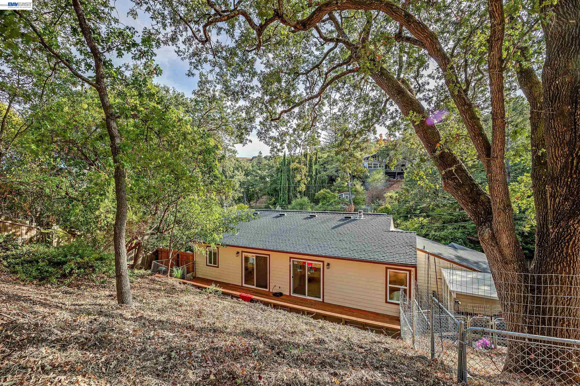 3364 Walnut Ln