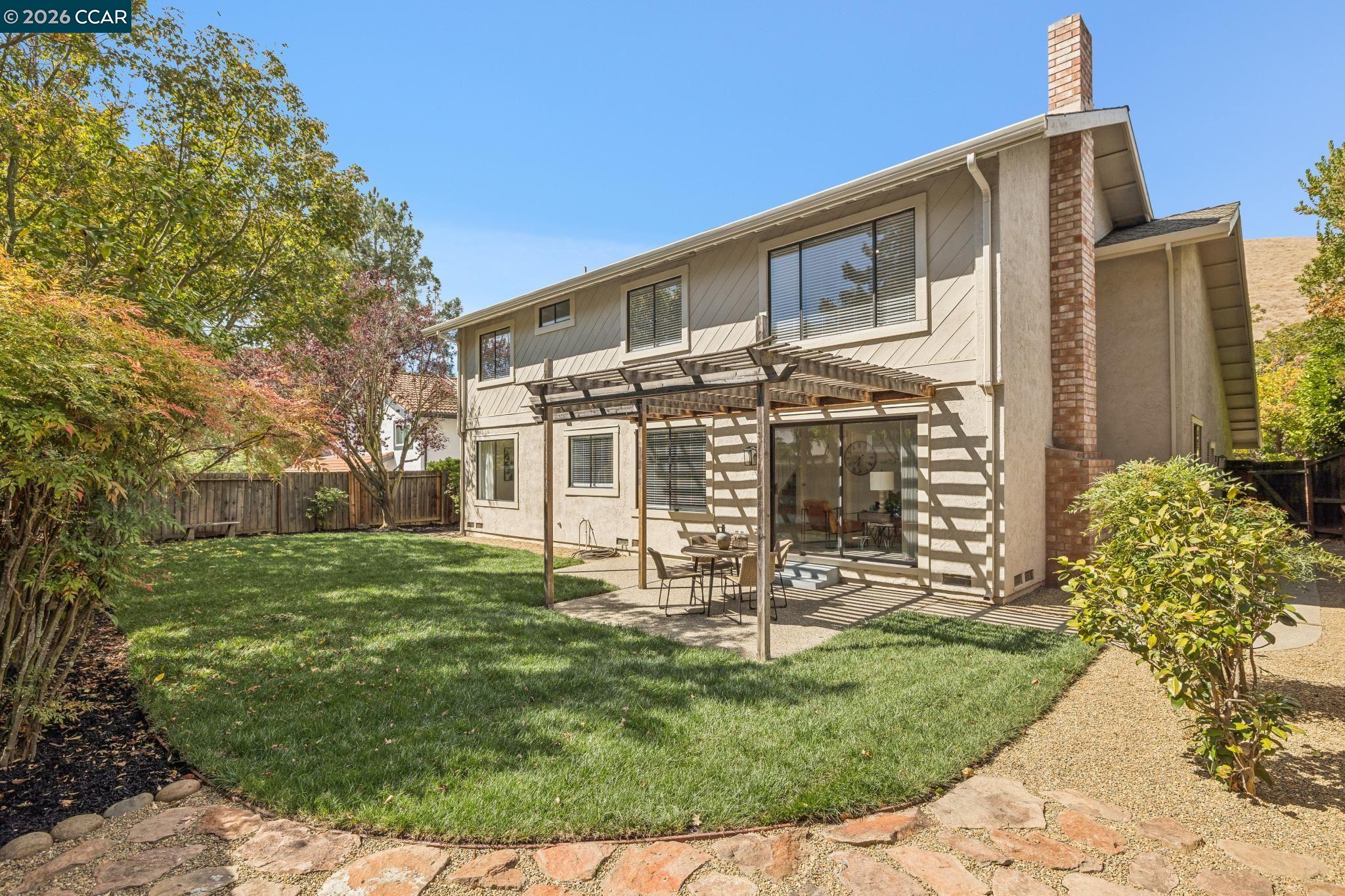 20 Alhambra Hills Dr