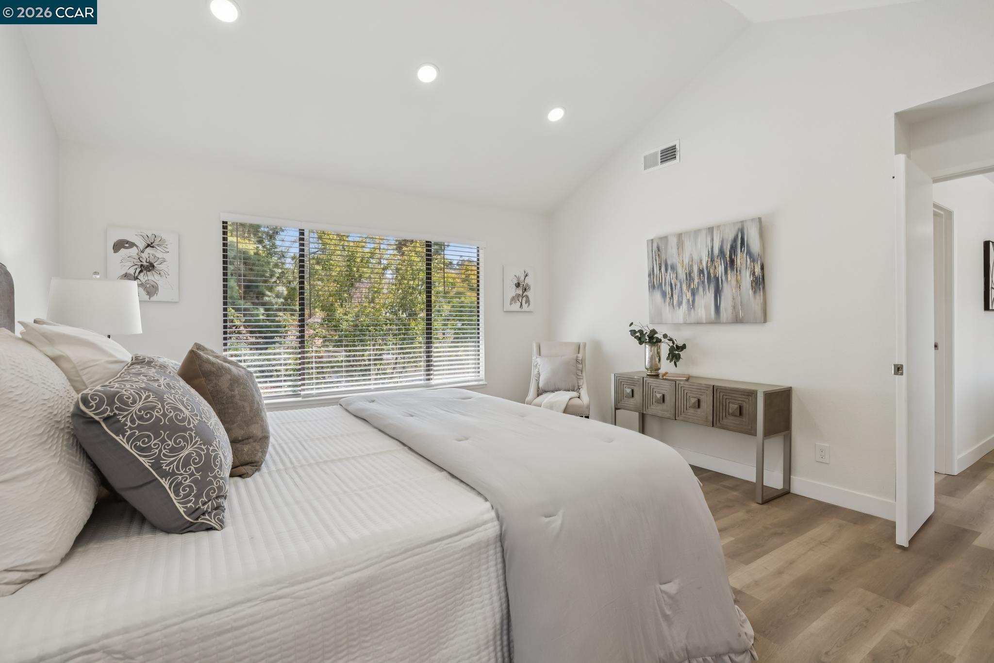 20 Alhambra Hills Dr