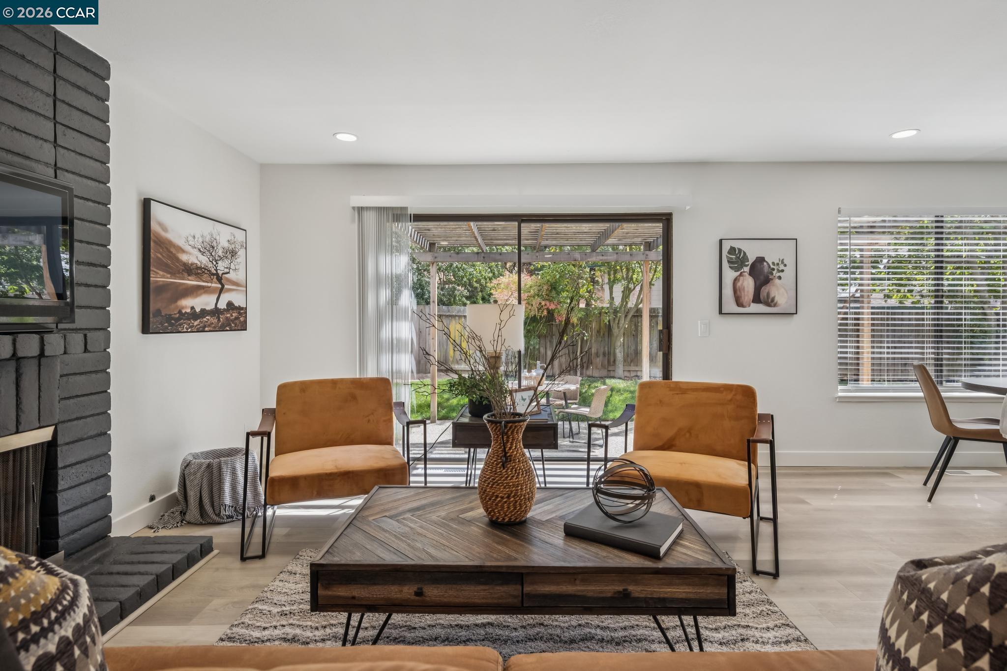 20 Alhambra Hills Dr