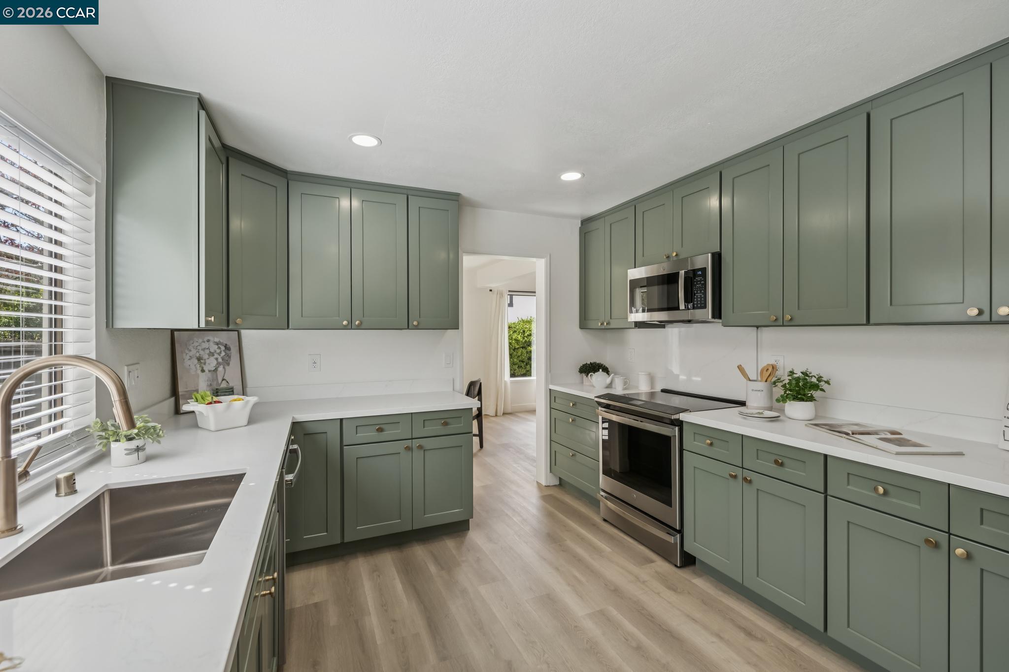 20 Alhambra Hills Dr
