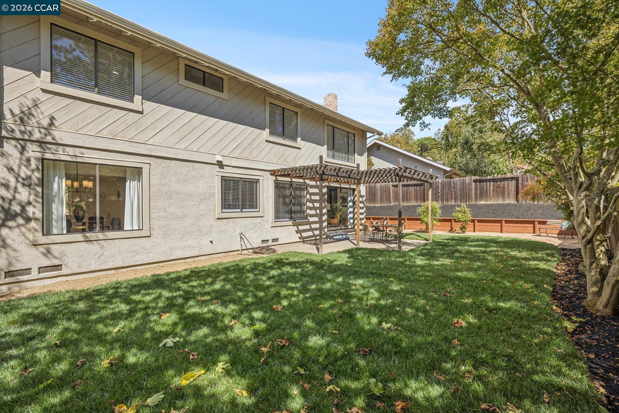 20 Alhambra Hills Dr