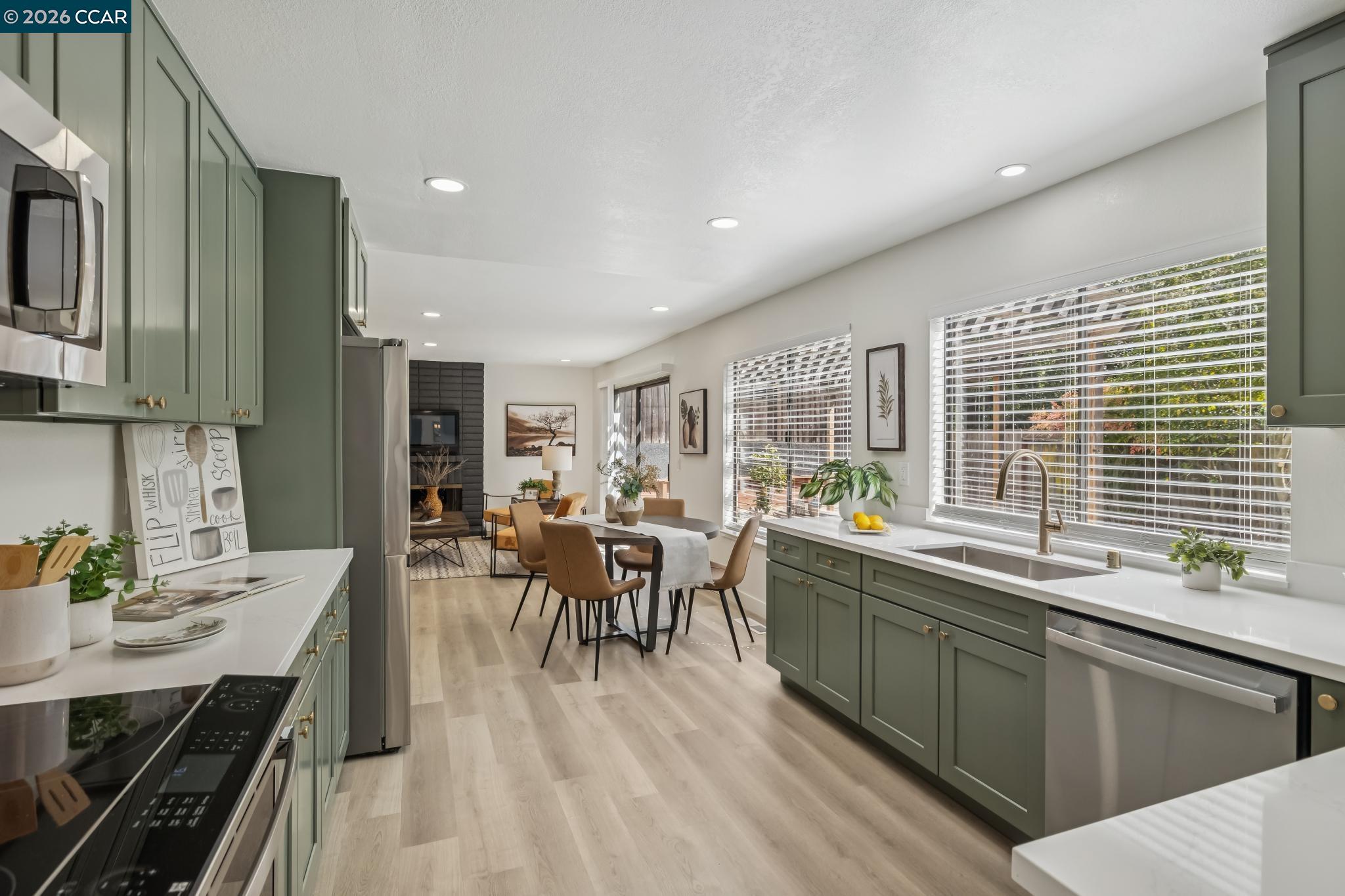 20 Alhambra Hills Dr