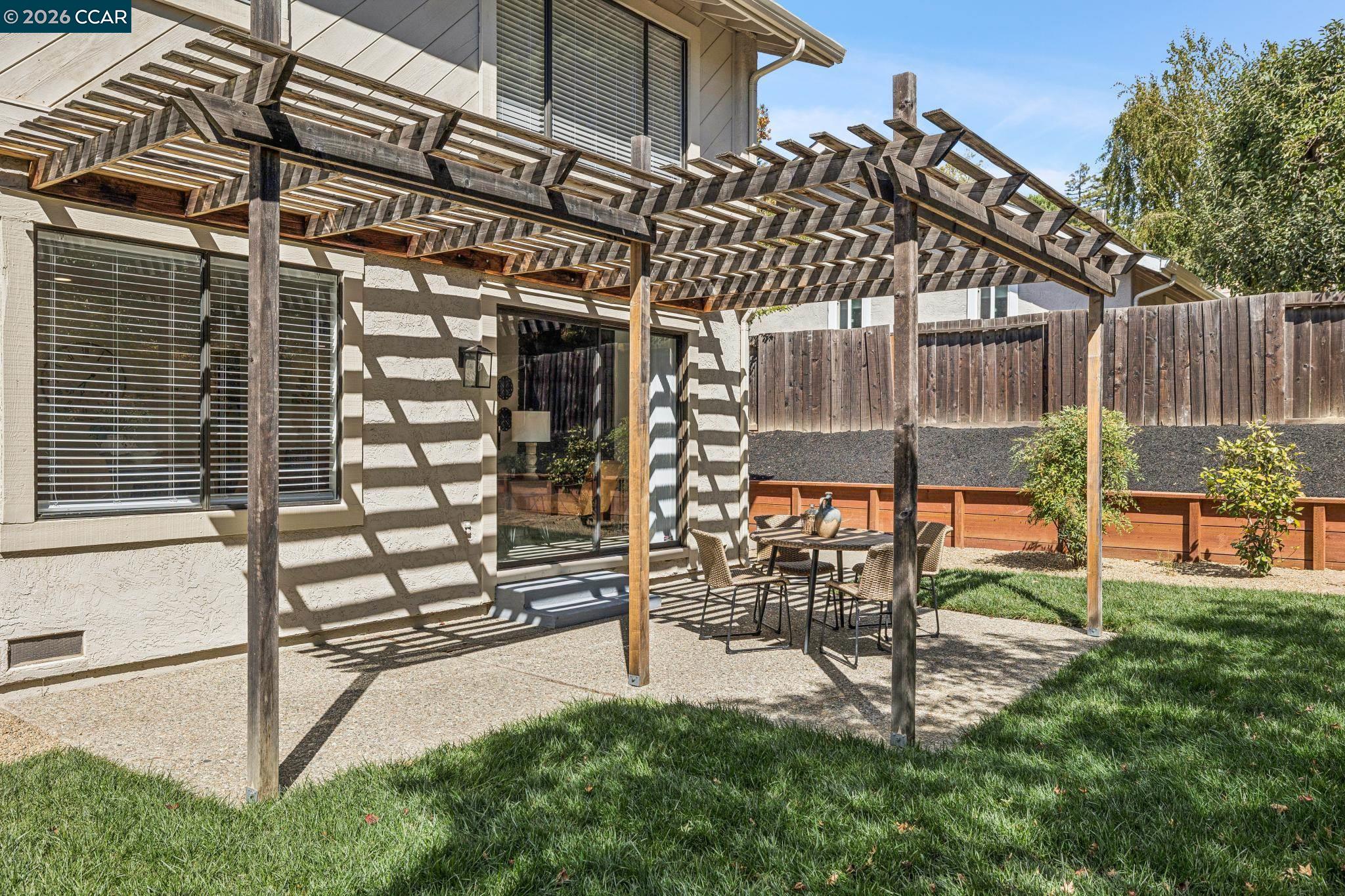 20 Alhambra Hills Dr