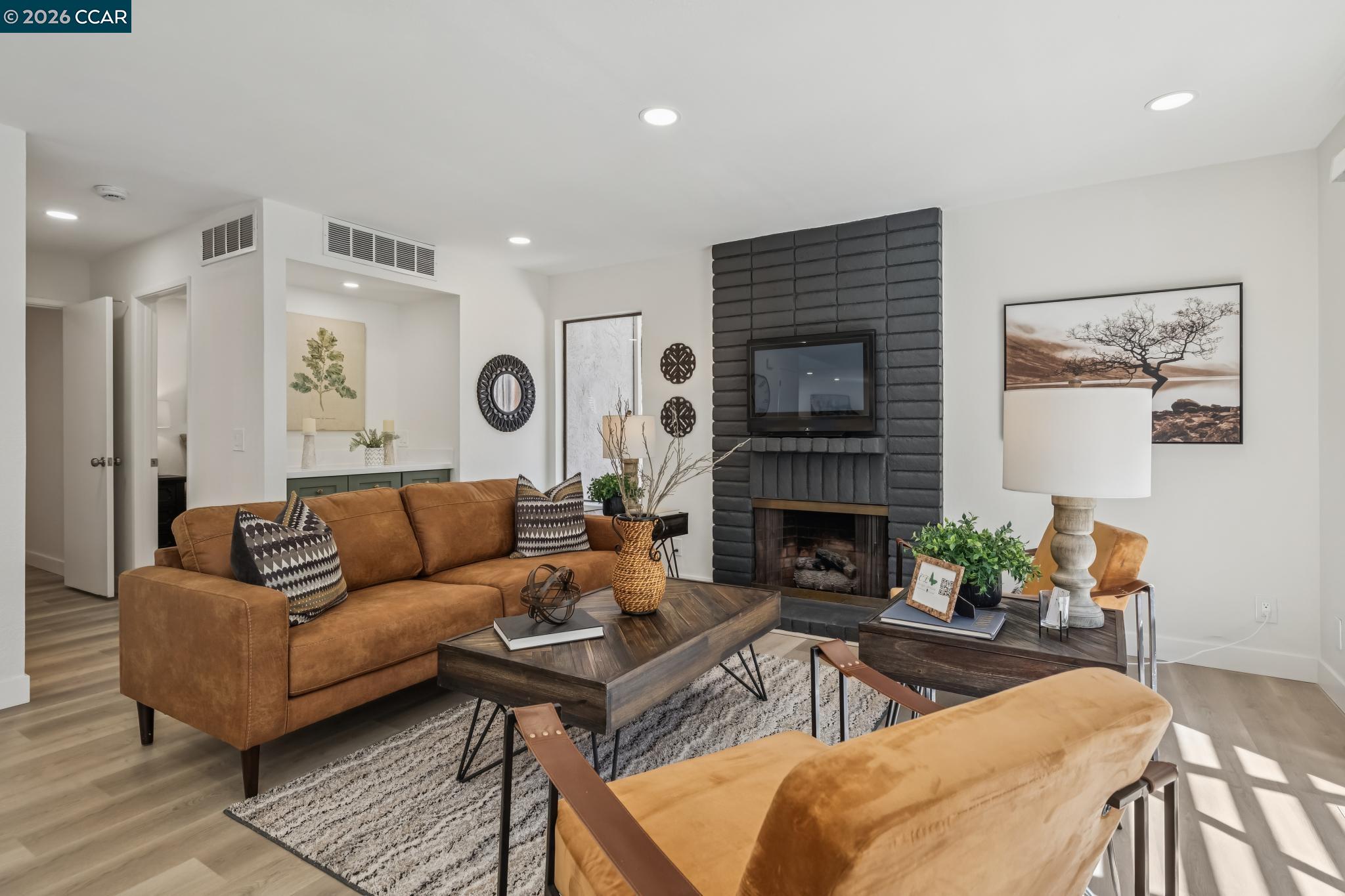 20 Alhambra Hills Dr