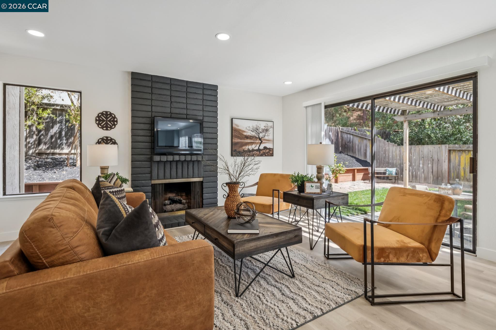 20 Alhambra Hills Dr