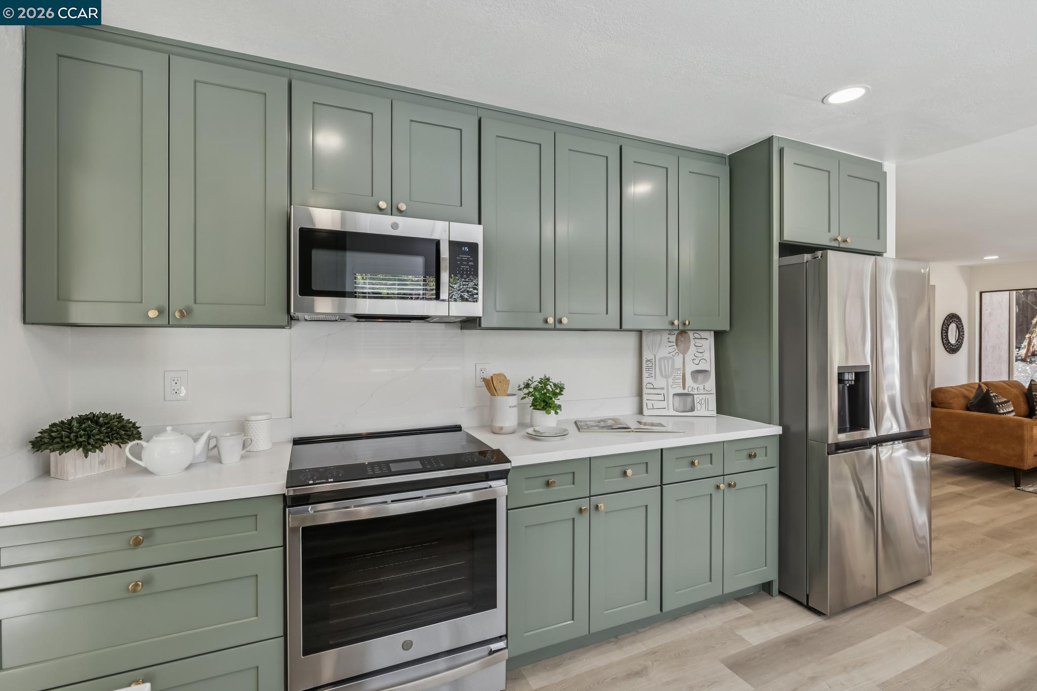 20 Alhambra Hills Dr