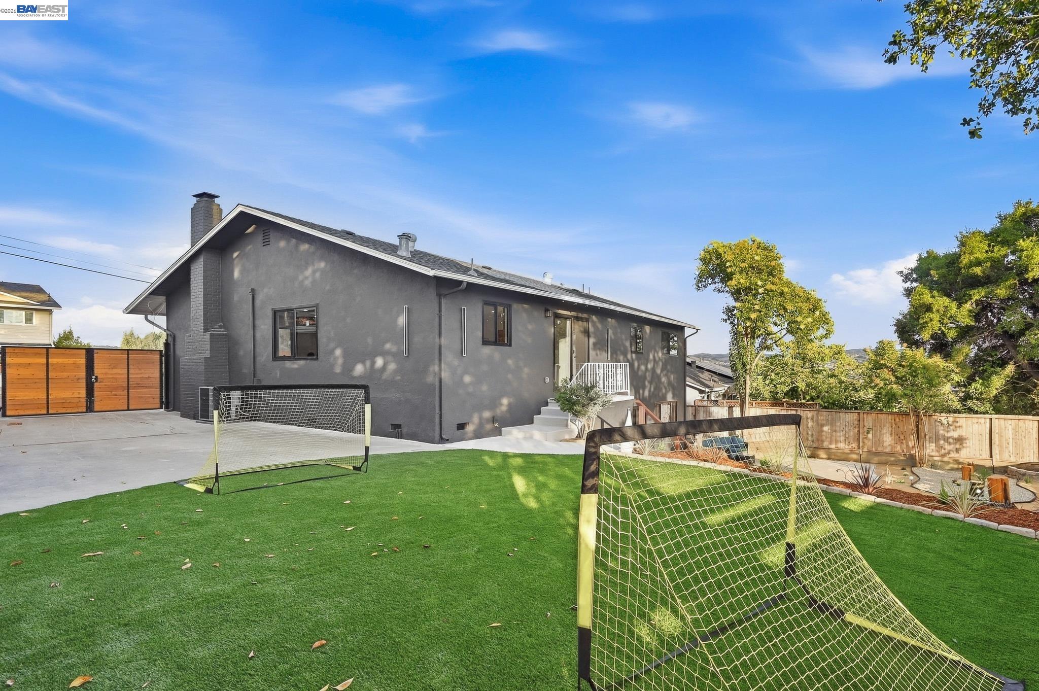 2843 Jennifer Dr