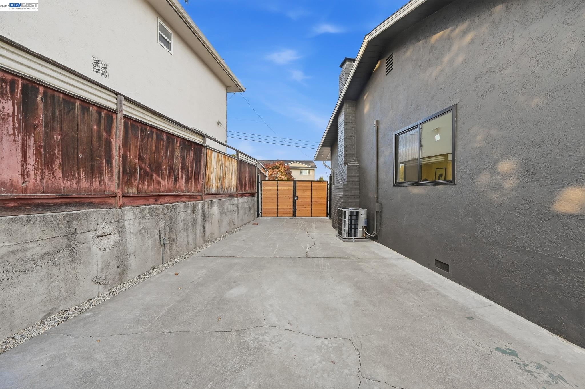 2843 Jennifer Dr