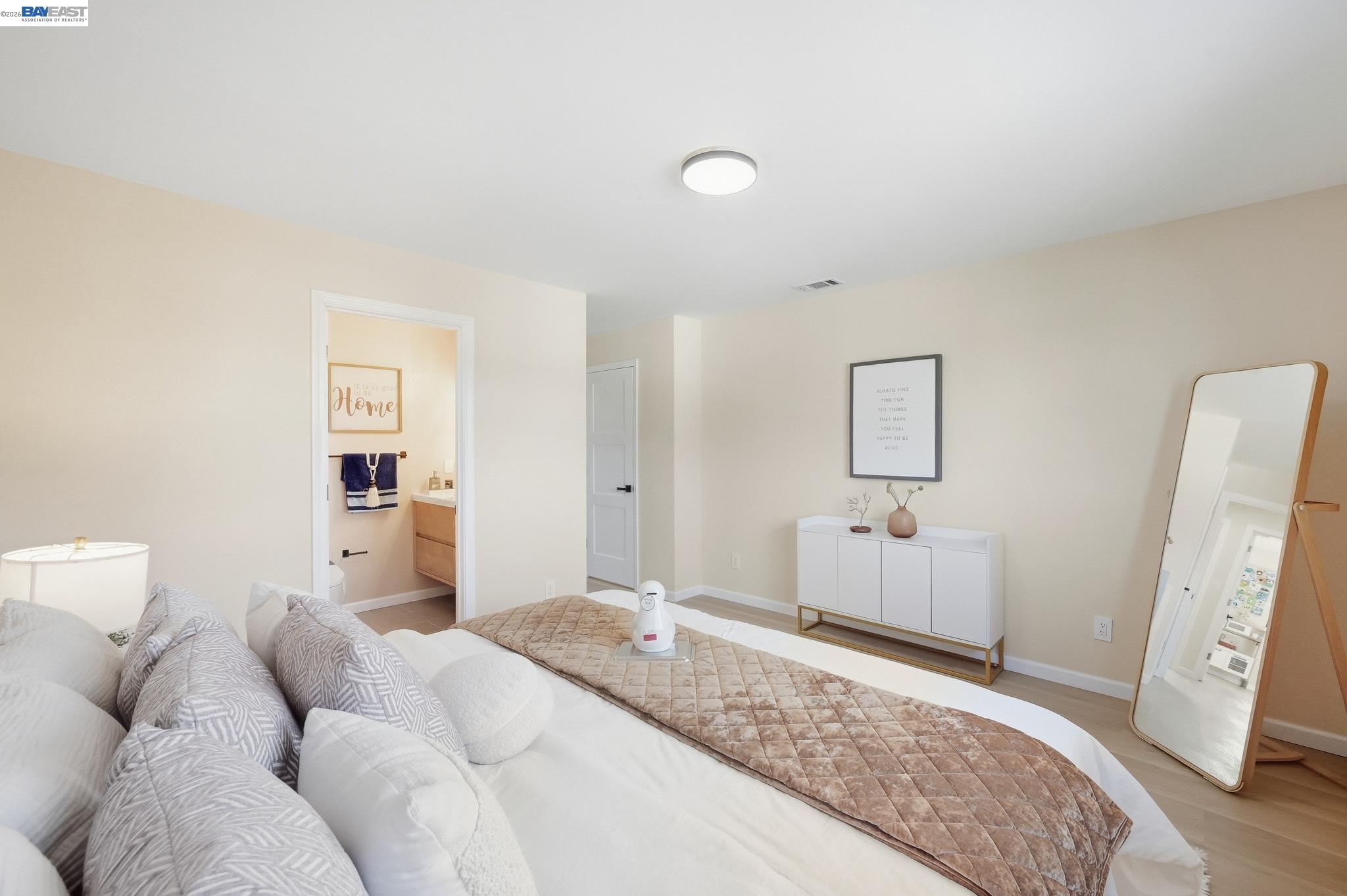 2843 Jennifer Dr