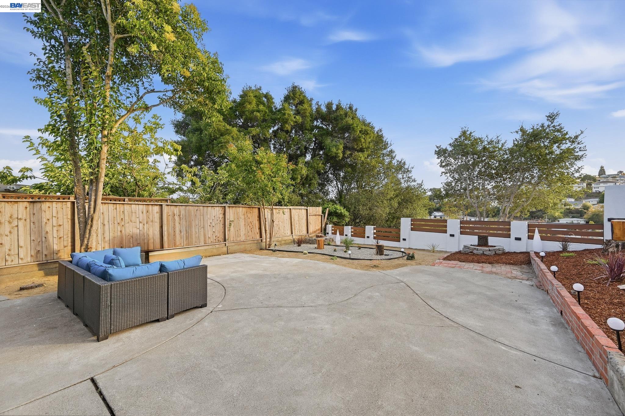 2843 Jennifer Dr