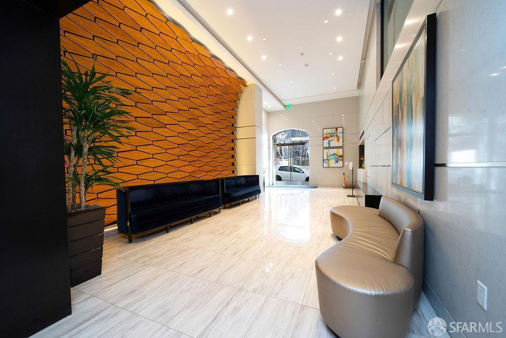 72 Townsend Street # 809