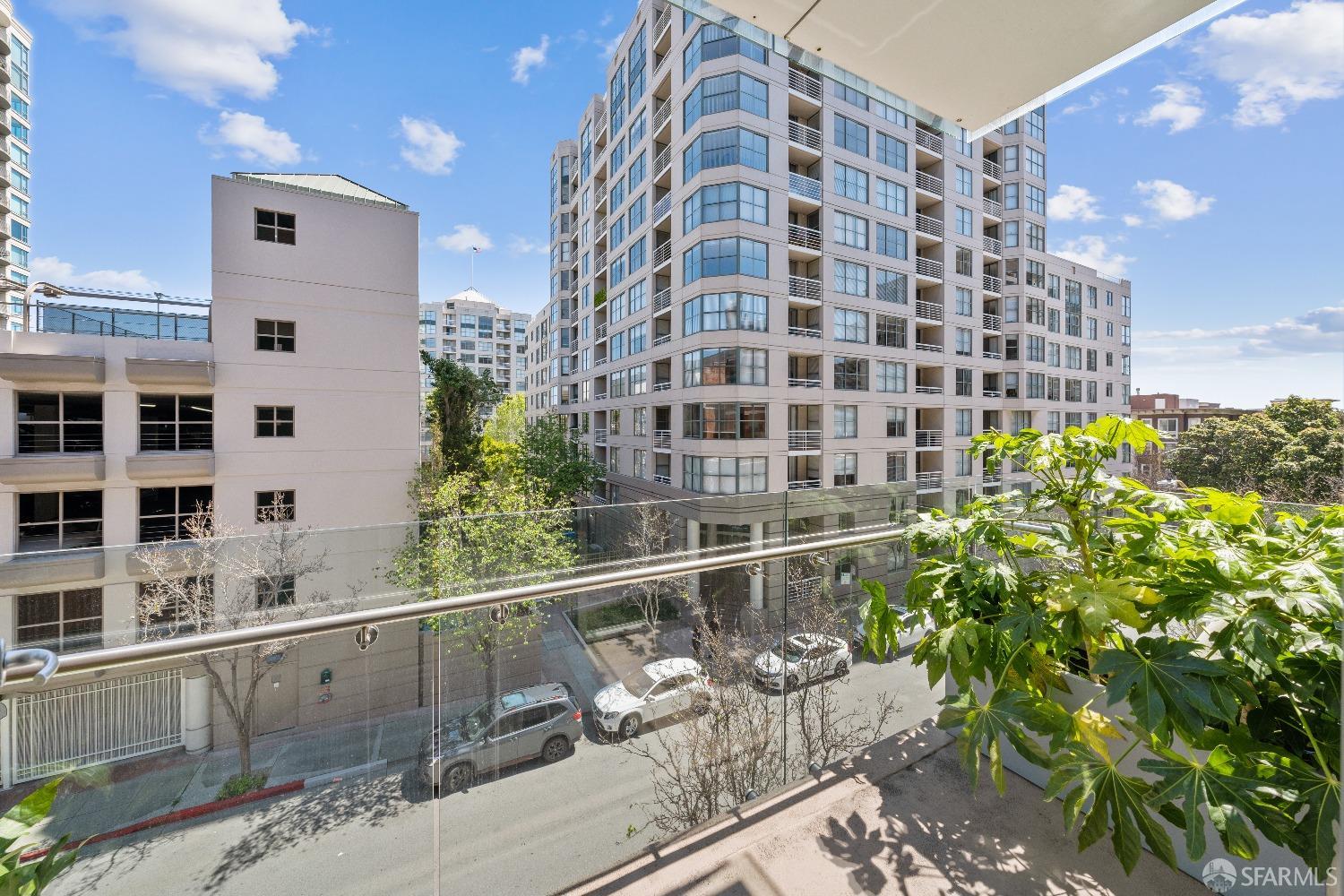 72 Townsend Street # 402