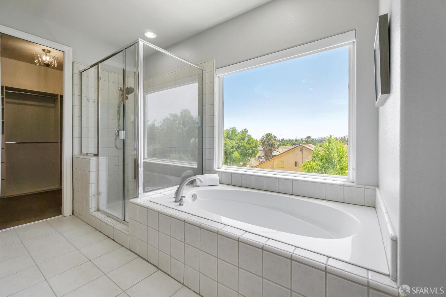 2320 Quartz Way