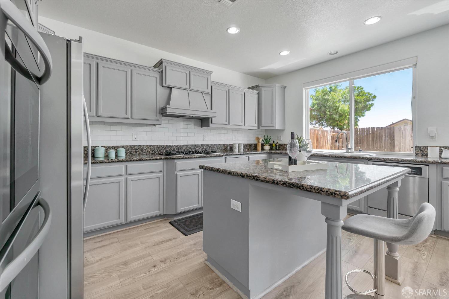 2320 Quartz Way