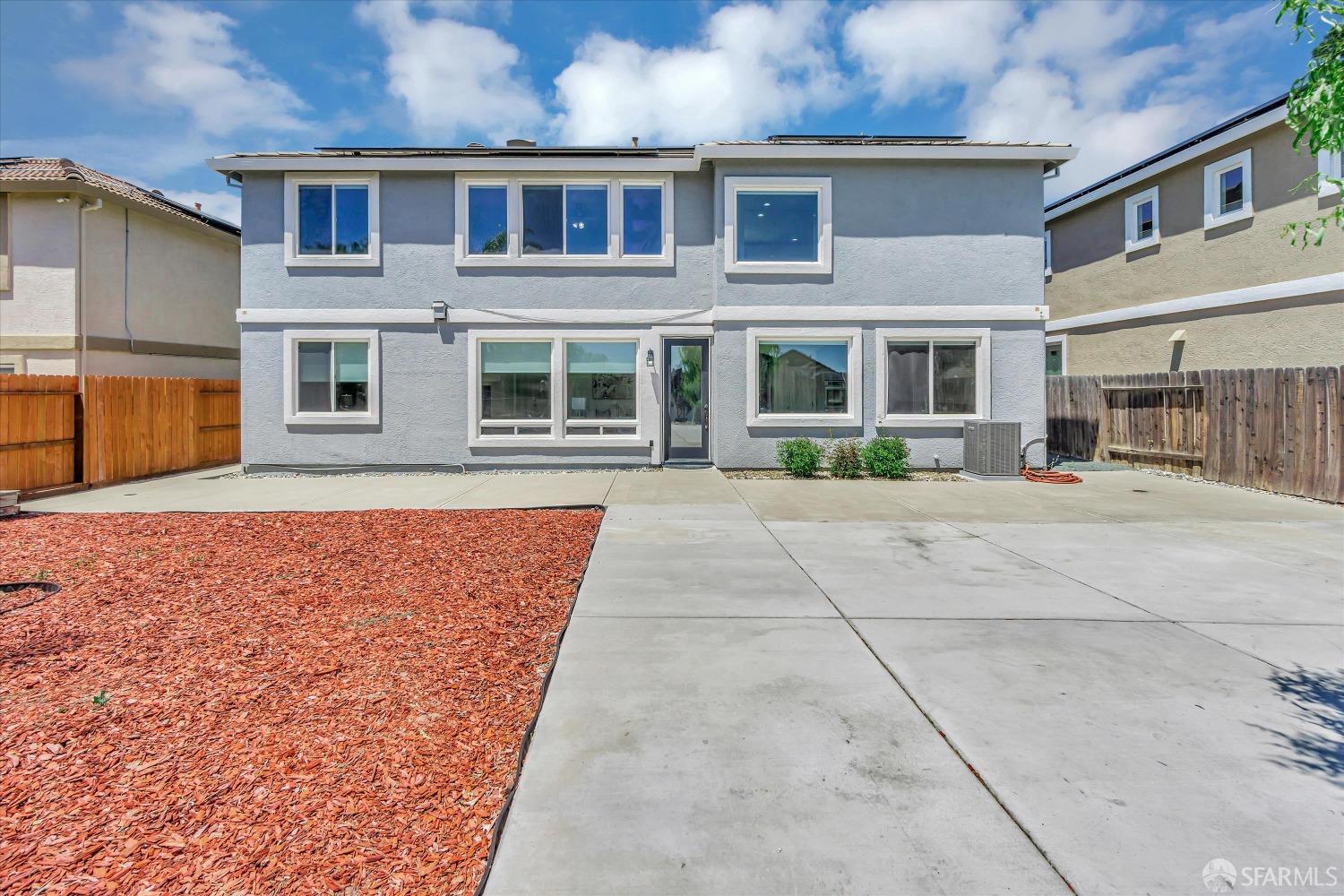 2320 Quartz Way