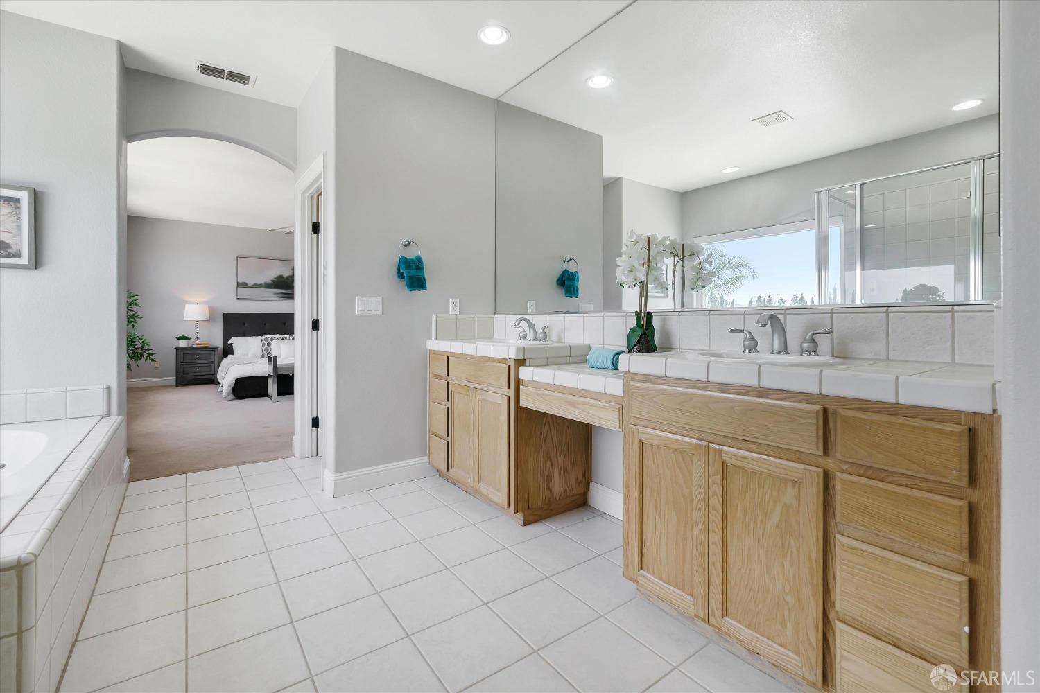 2320 Quartz Way