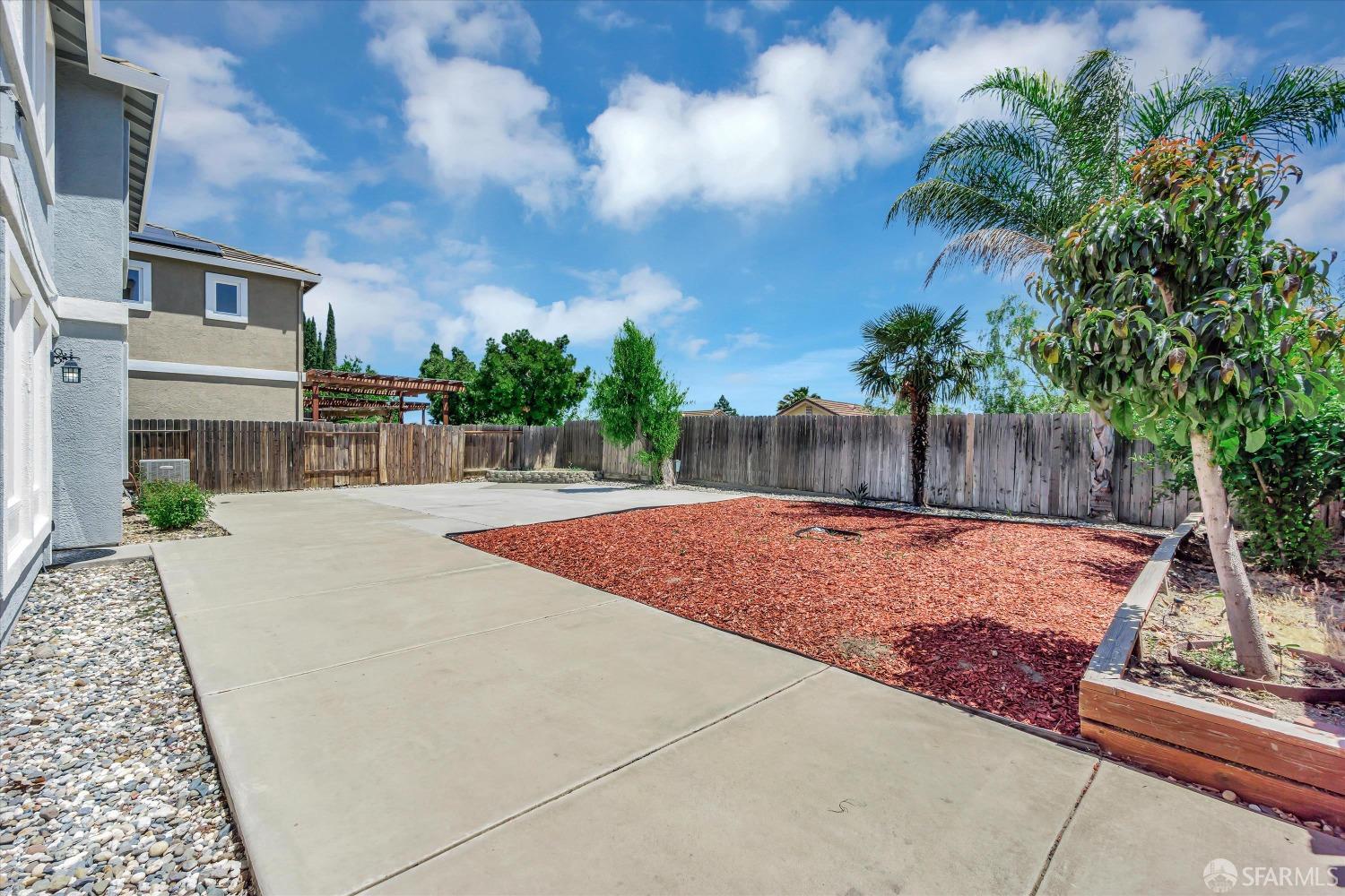 2320 Quartz Way
