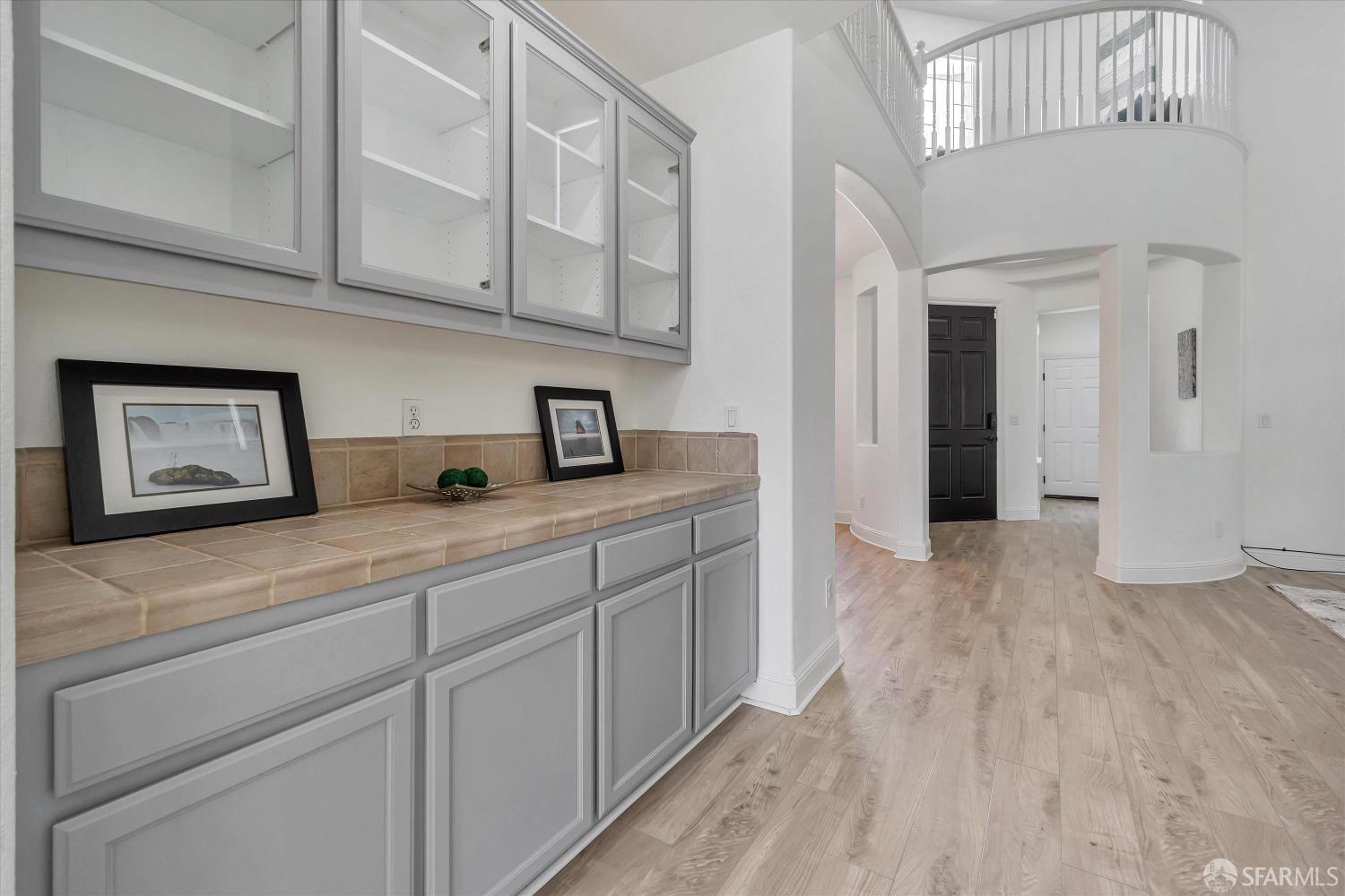 2320 Quartz Way