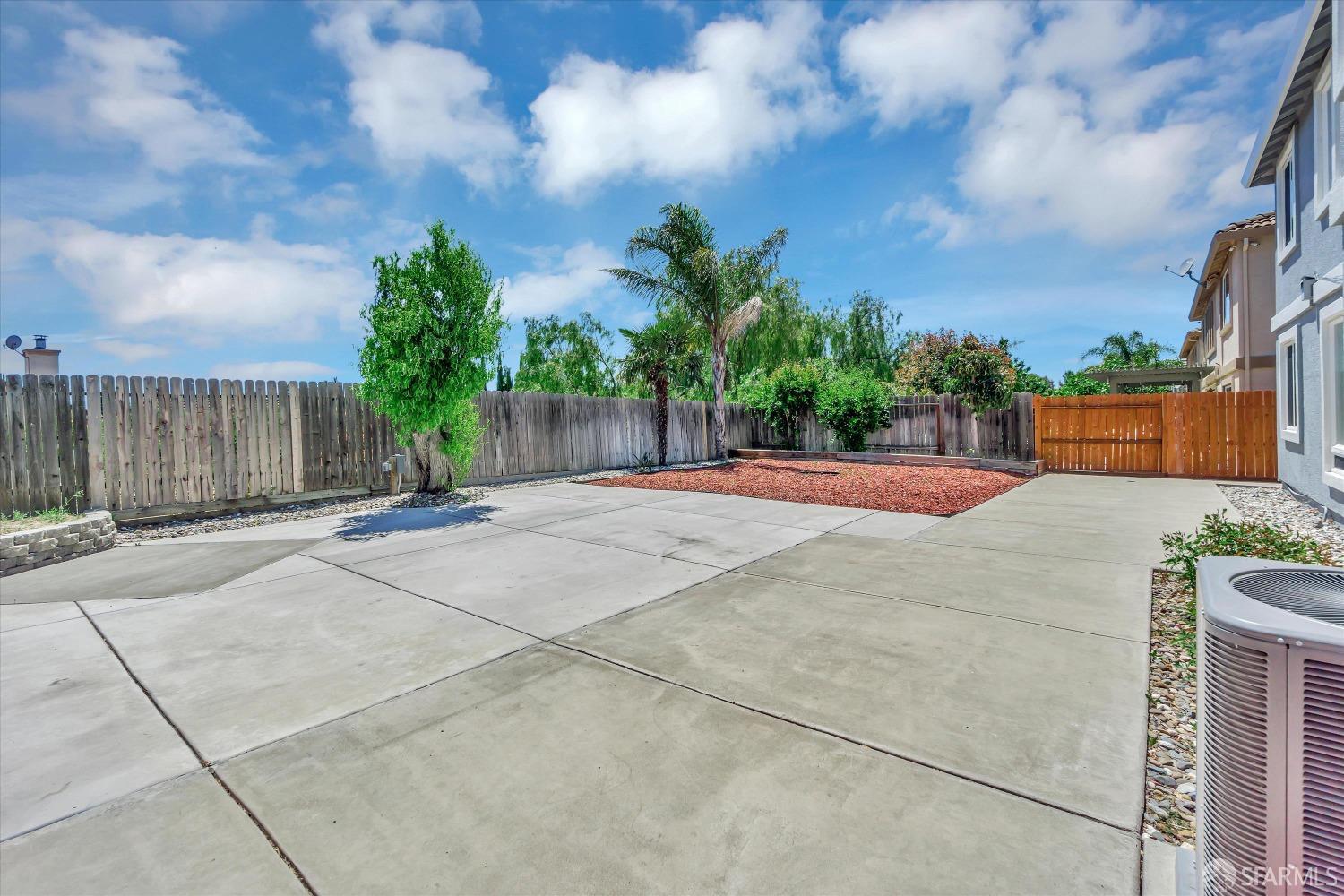 2320 Quartz Way