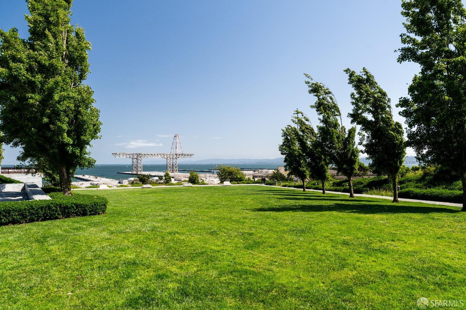 52 Innes Court # 403