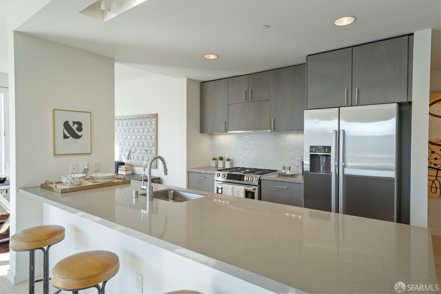 52 Innes Court # 403