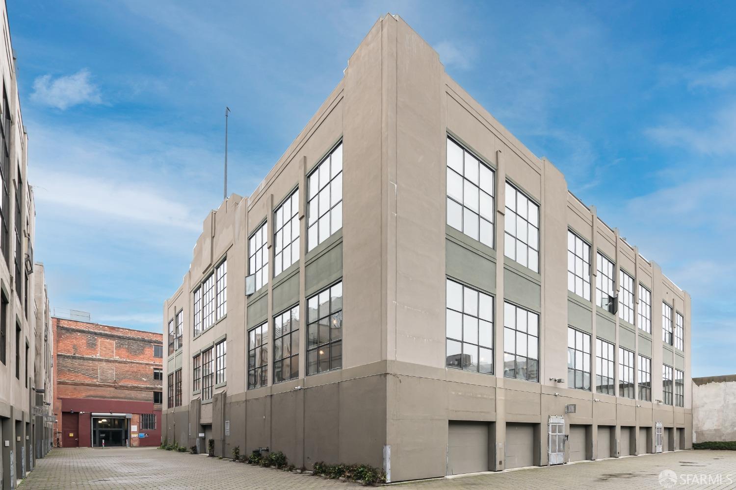 1 Clarence Place # 1