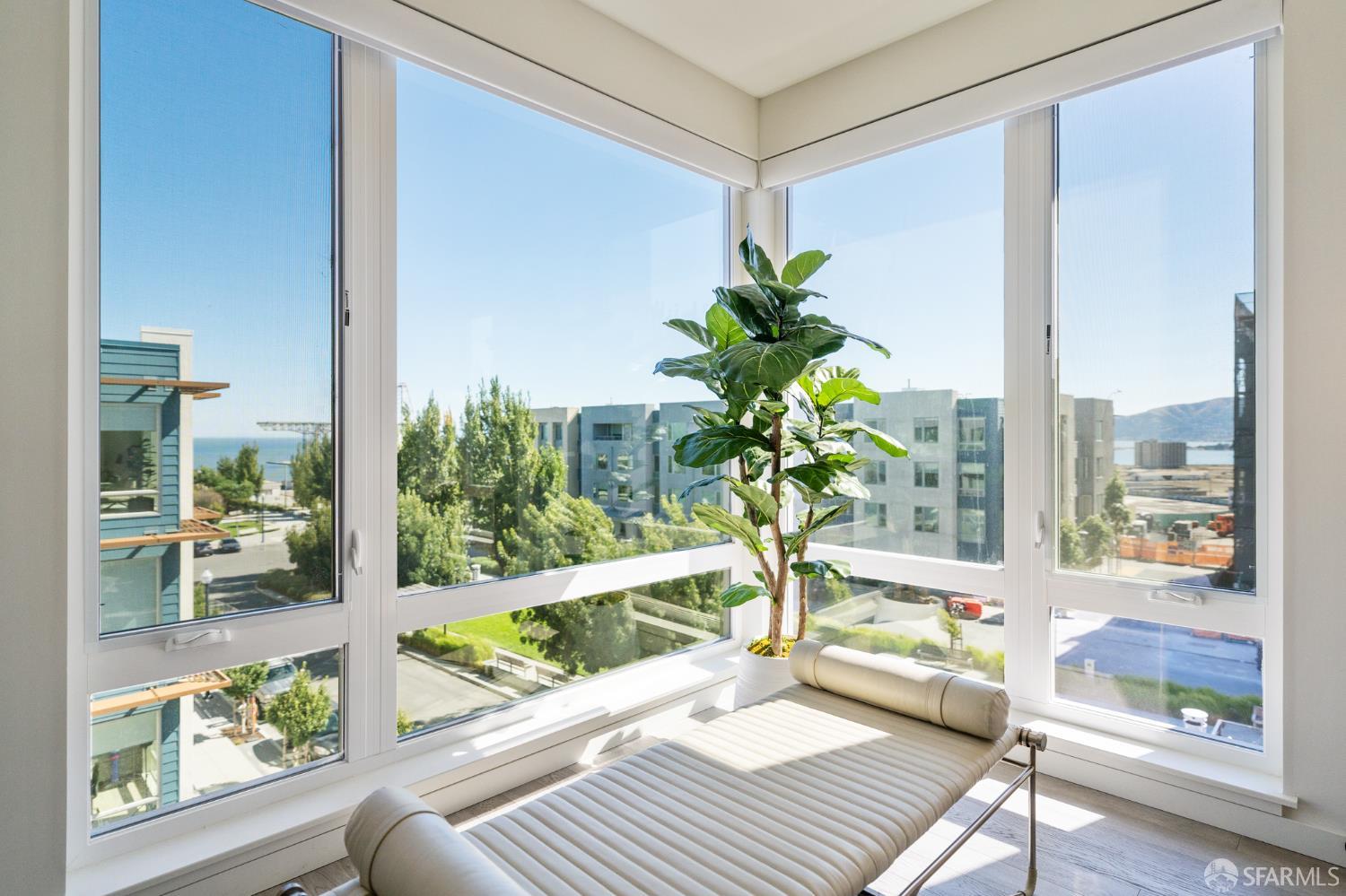 10 Innes Court # 405