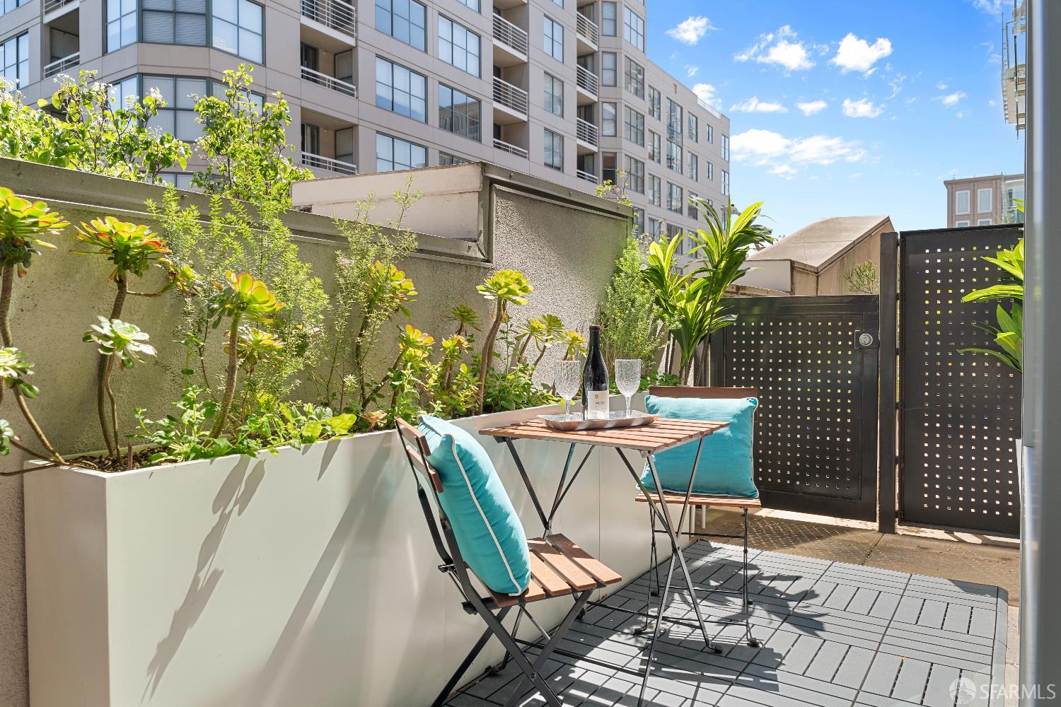 72 Townsend Street # 302