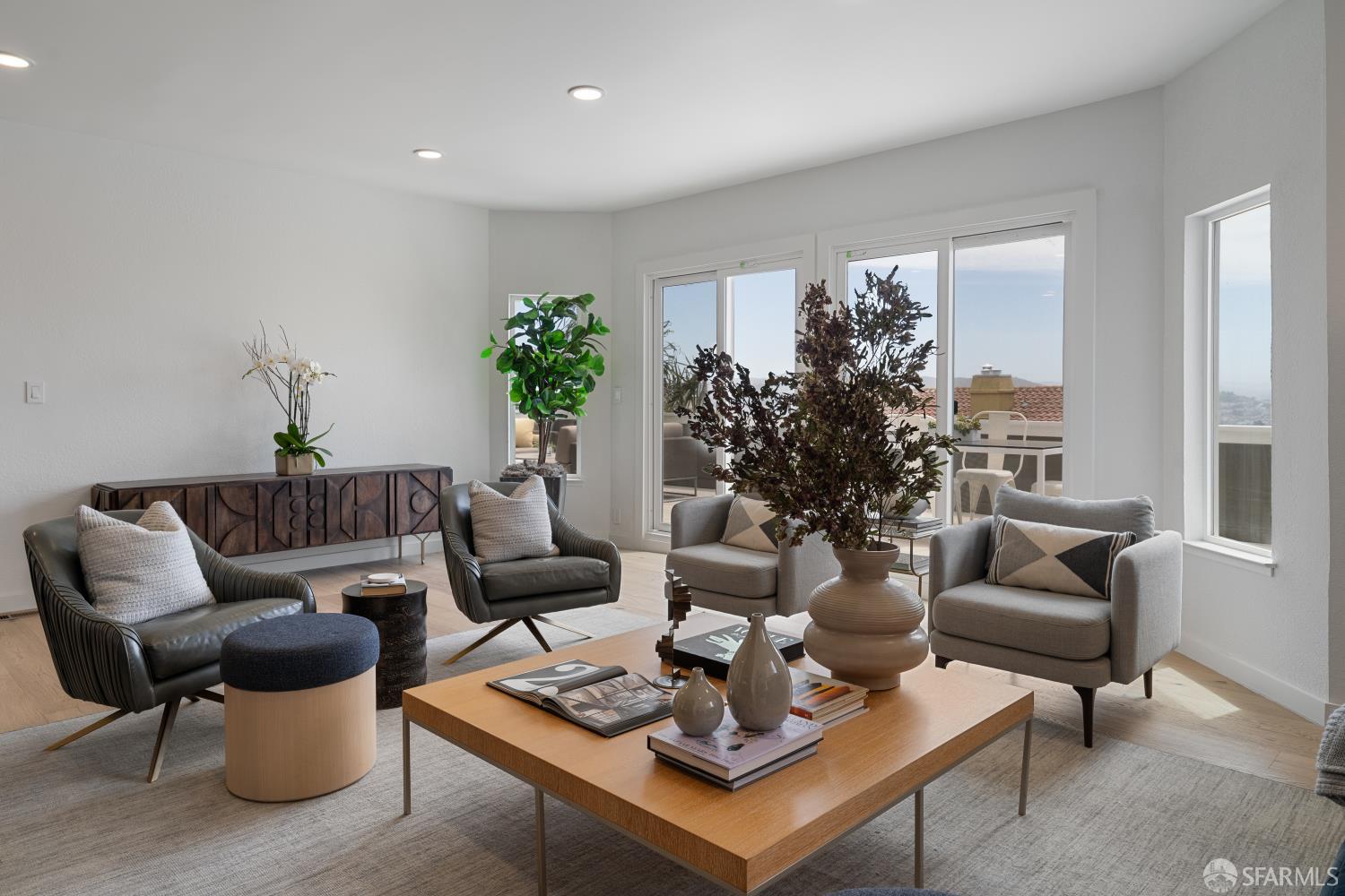 628 Los Palmos Drive