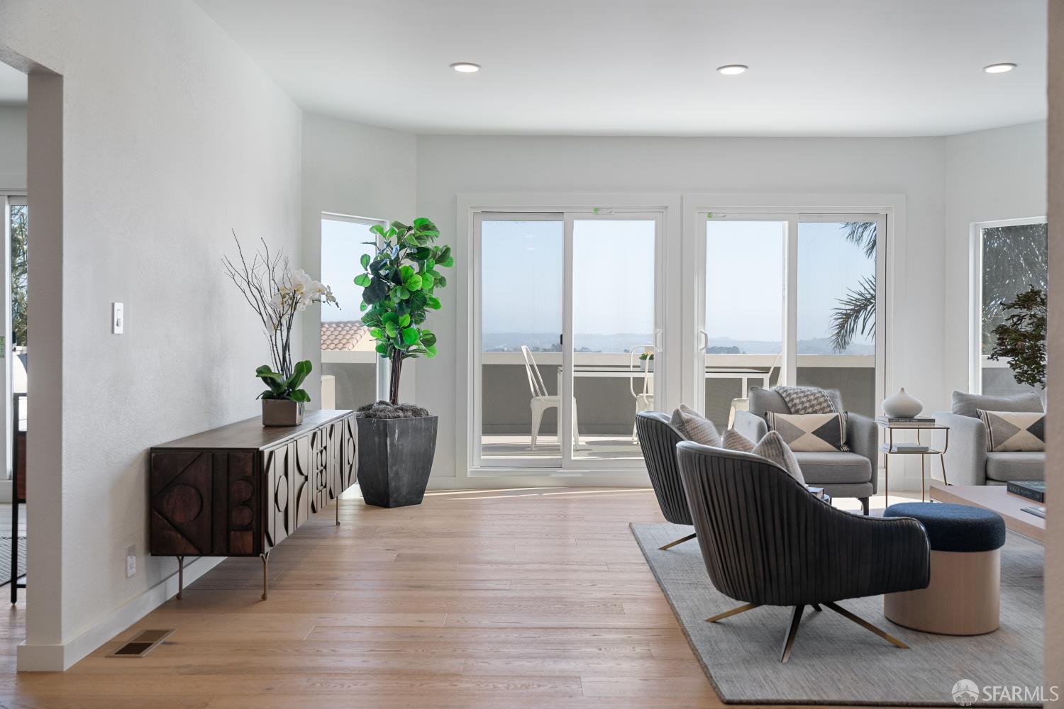 628 Los Palmos Drive