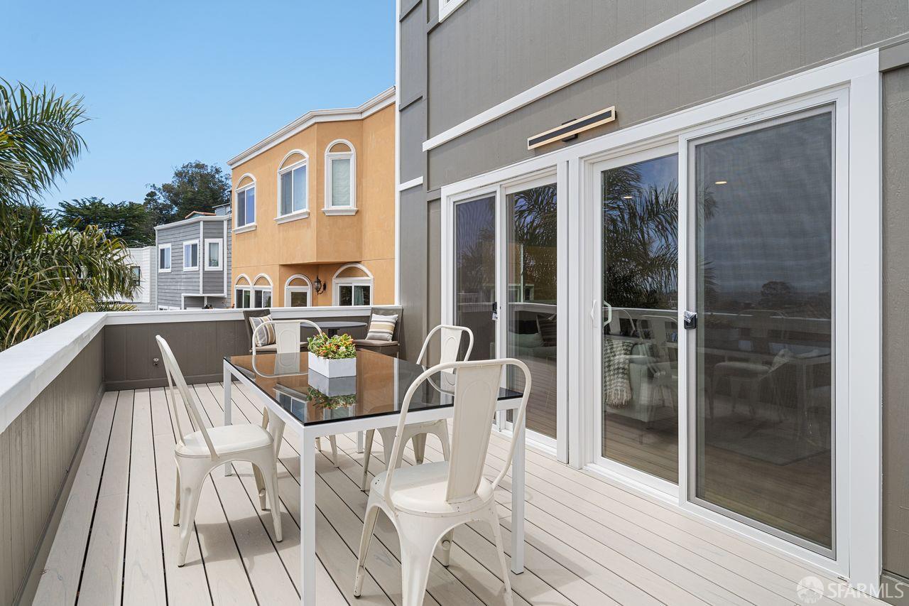 628 Los Palmos Drive