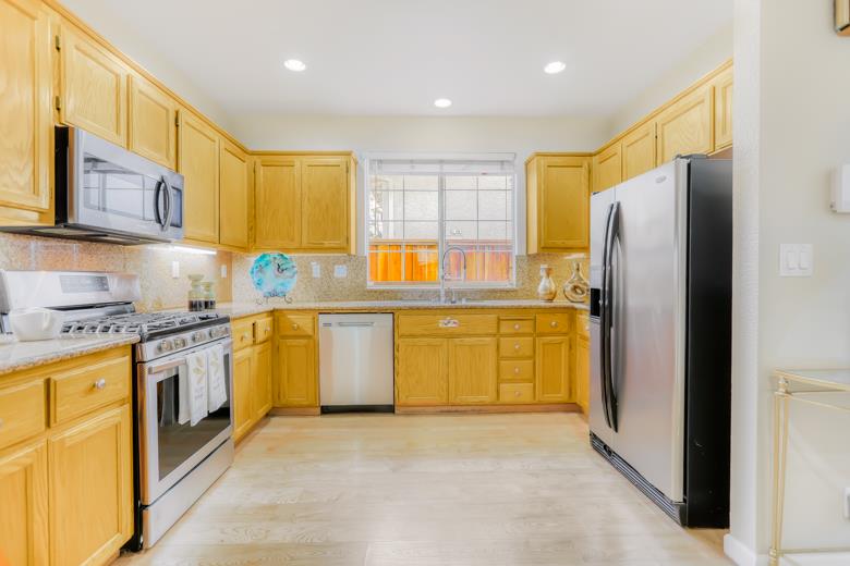 15358 Snowy Plover CT