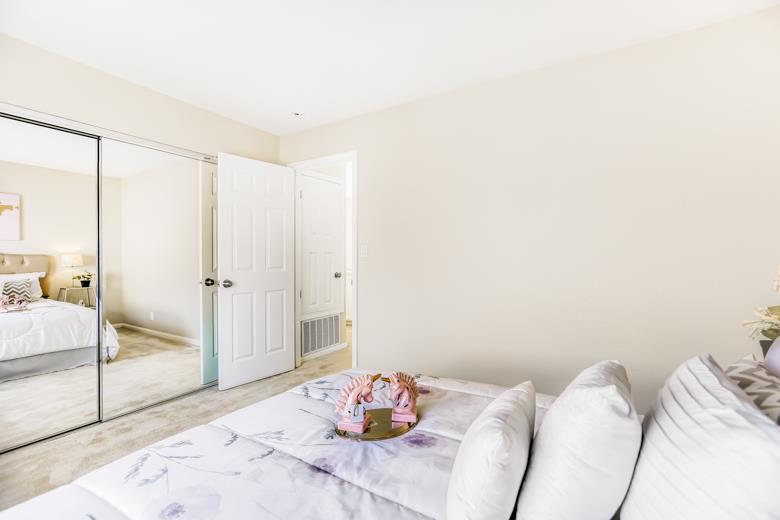 15358 Snowy Plover CT