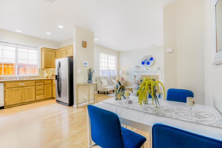 15358 Snowy Plover CT