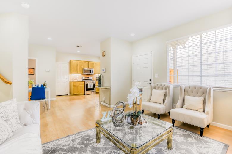 15358 Snowy Plover CT