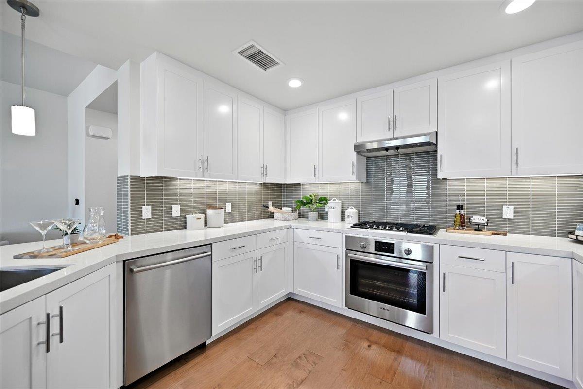 657 Walnut Street 325