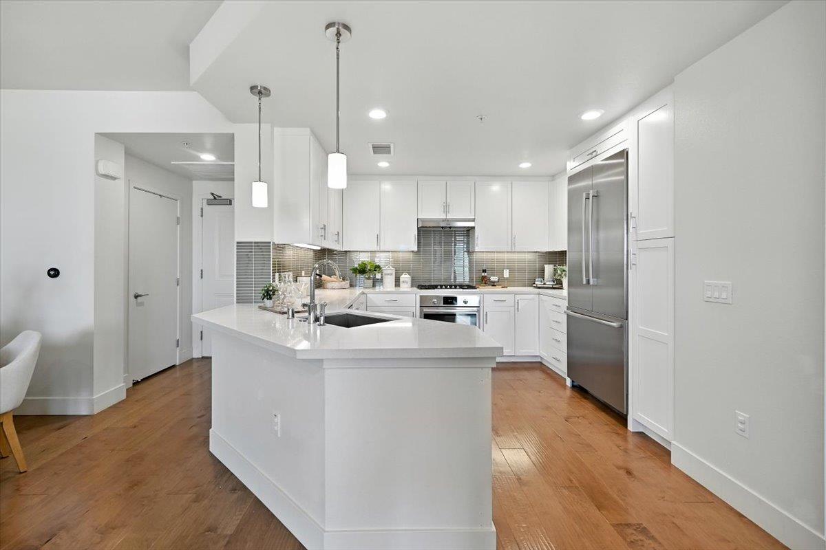 657 Walnut Street 325