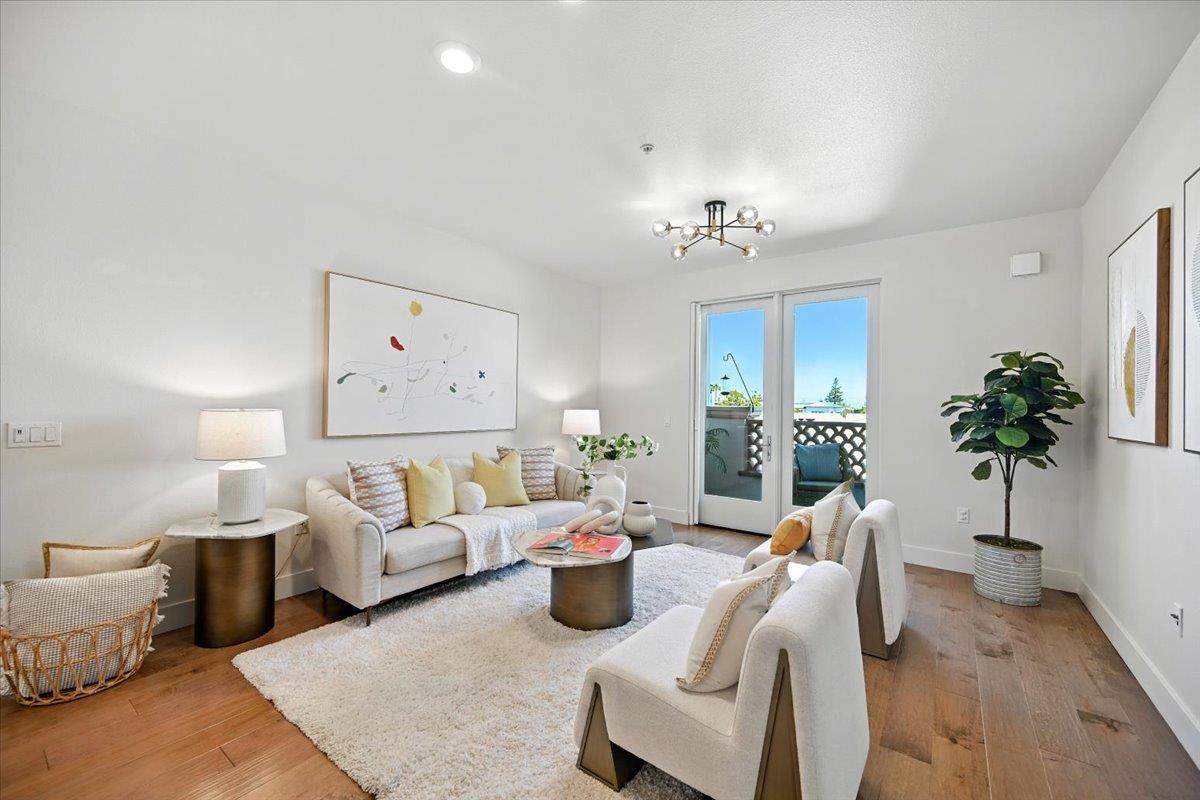 657 Walnut Street 325